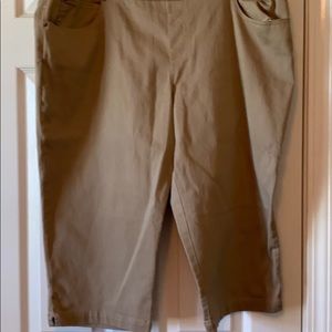 Khaki capris